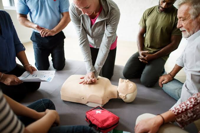 HLTAID011 vs HLTAID009: Which First Aid Unit